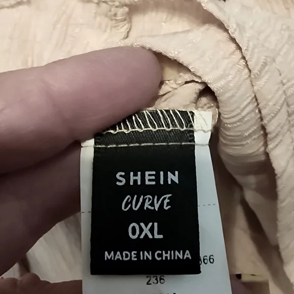 SHEIN Women's Tie Front Ruffle Puff Sleeve   Boho Inspired Crop Top NWOT ✨️ - Picture 10 of 11